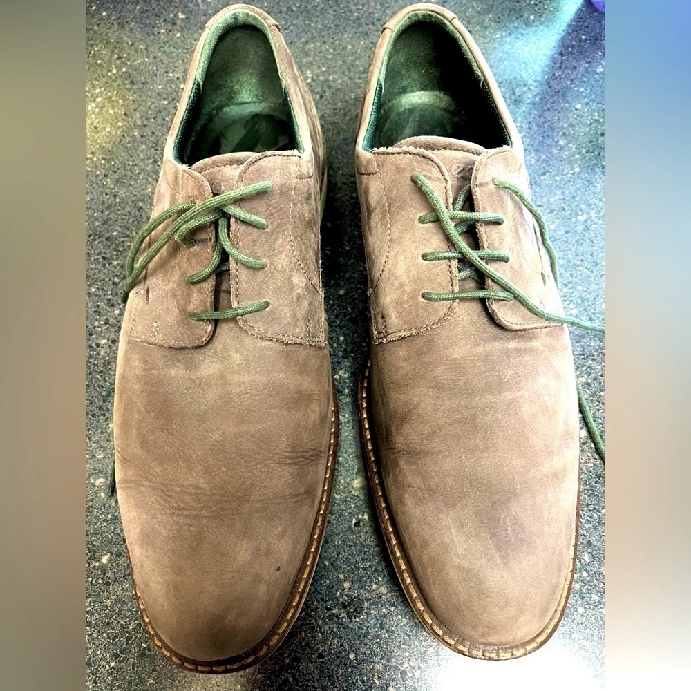 ECCO Men’s Brushed Leather/Suede Oxford Shoes. Gray/ Brown Color. Size 8/8.5.